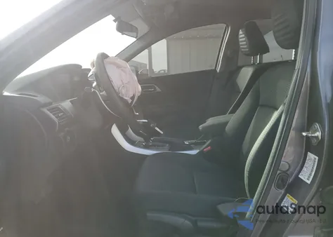 2015 Honda Accord Lx z USA, uszkodzony, nr VIN 1HGCR2F31FA221434